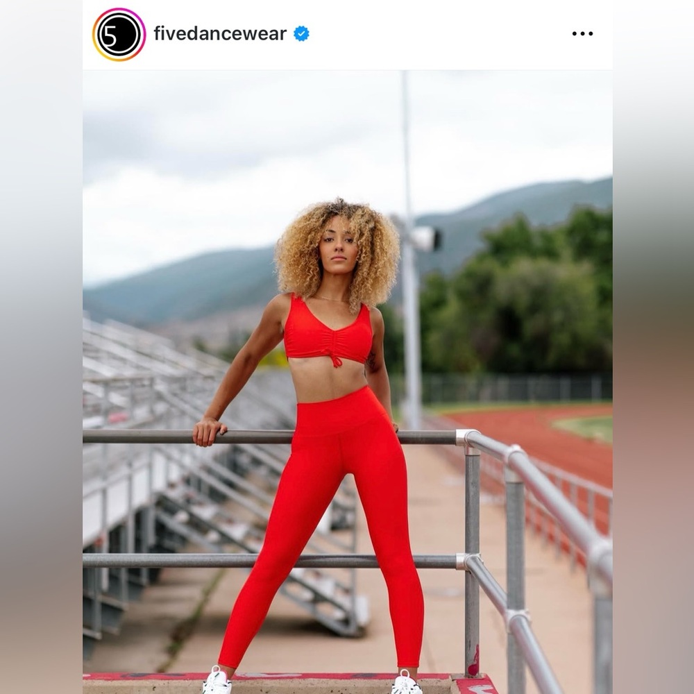 Five dancewear red leggings